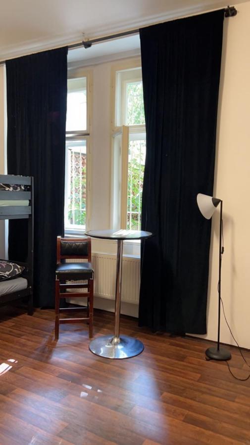 Apartment Moon Прага Екстер'єр фото