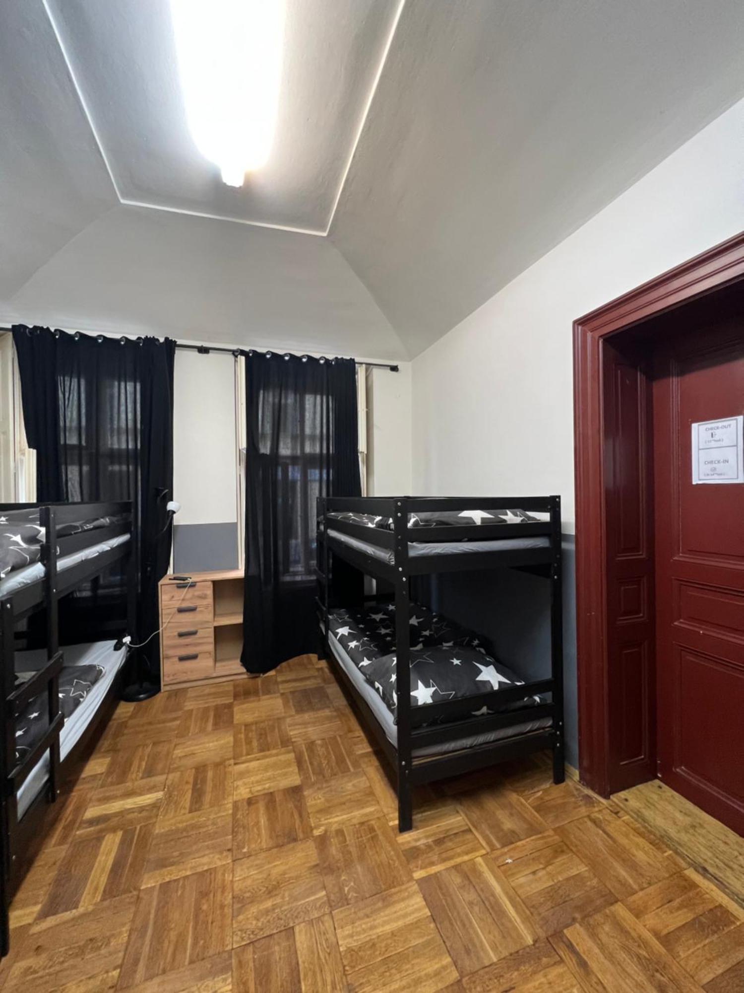Apartment Moon Прага Екстер'єр фото