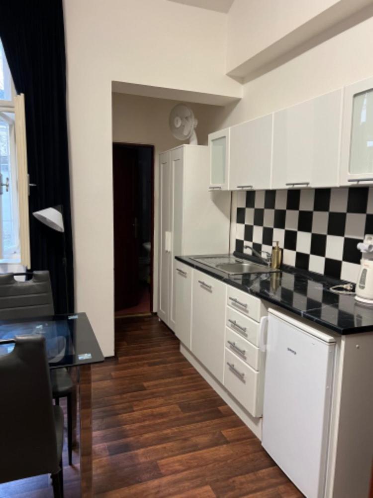 Apartment Moon Прага Екстер'єр фото